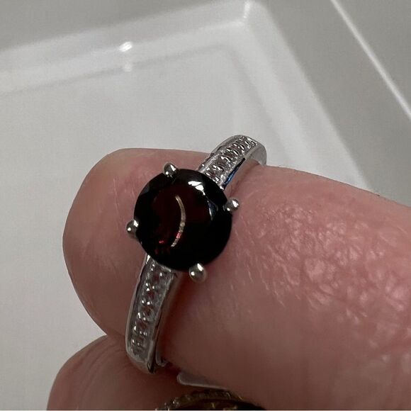 Ravishing LadiesāSterlingĀ SilverāGarnetāandāTopazāSizeā8āDesignerāRing - Picture 5 of 5